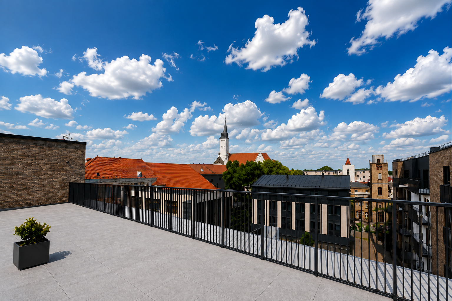 ARTI Apartments Šiauliuose – miesto panorama nuo terasos